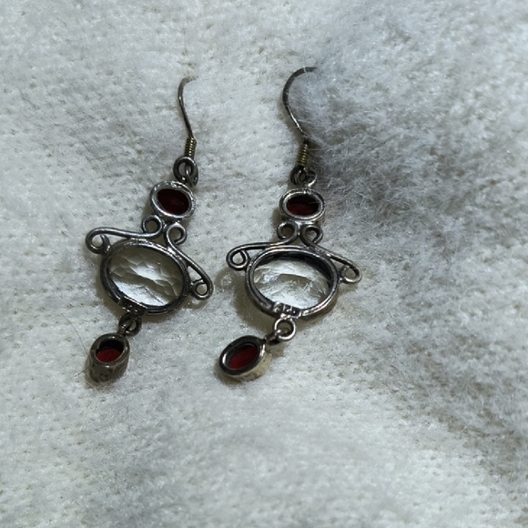 Elegant .925 Silver, Quartz and Garnet Stones Dangle Earrings - Picture 3 of 4